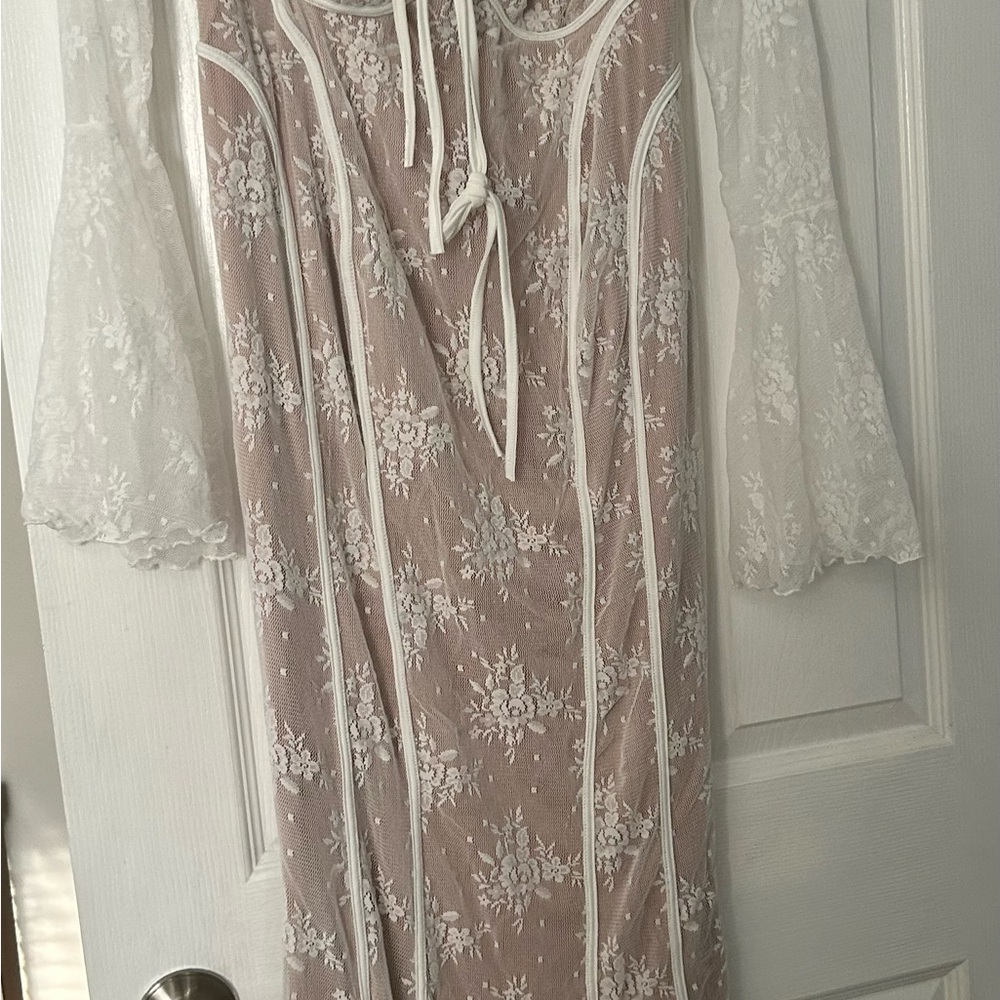 Elegant Lace Long Sleeve Maternity Dress